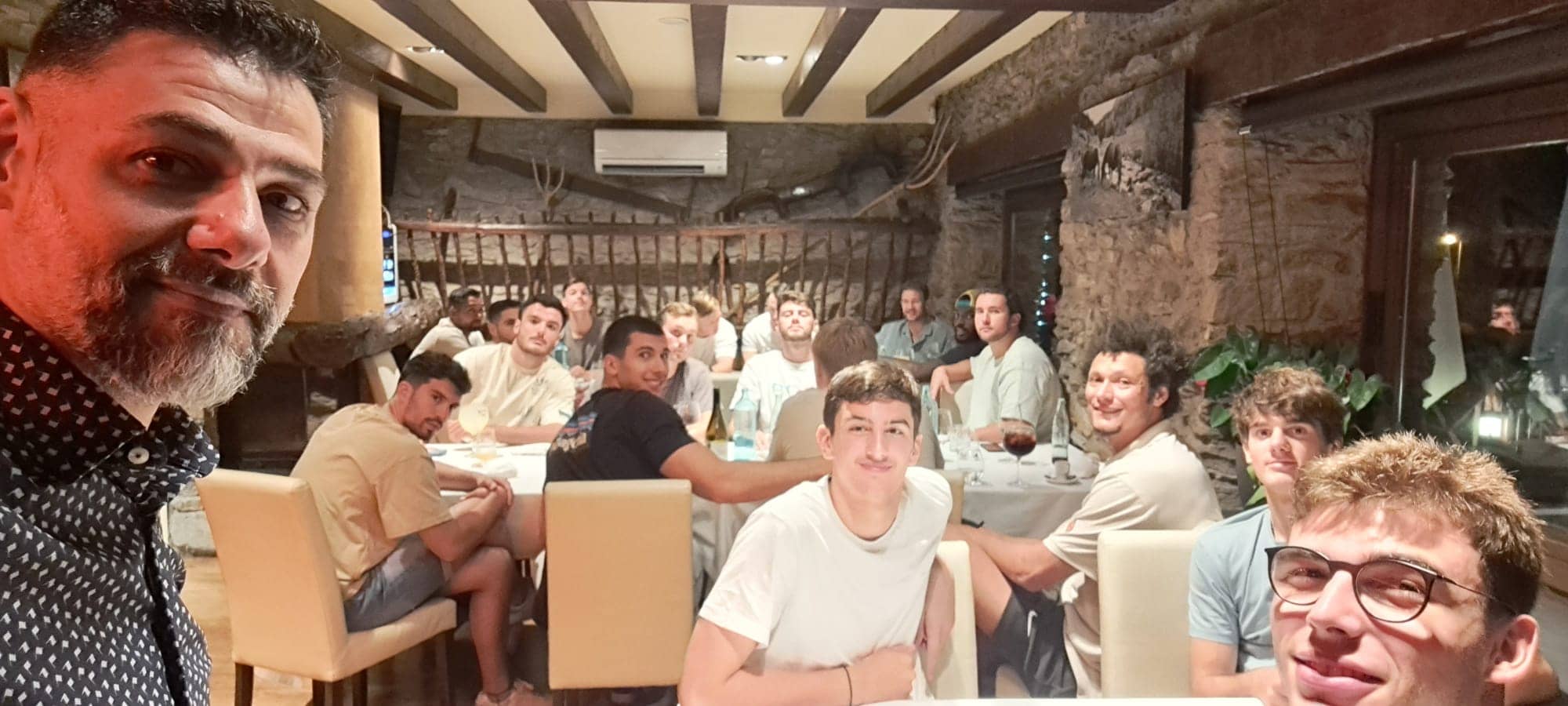 Moltes gràcies a tot l’equip d’Handbol del Barça per les magnífiques fotos. Avui dimecres dia 9 d’agost tot l’equip d’Handbol del Barça ha anat a sopar al Restaurant BORDA XIXERELLA. Moltes gràcies per la vostra visita i per tornar un any més.
